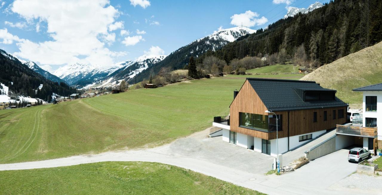 Der Wolf -Suiten Sankt Anton am Arlberg Exterior photo
